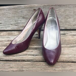 NEWPORT NEWS BURGUNDY PATENT LEATHER HIGH HEELS WOMENS 7M